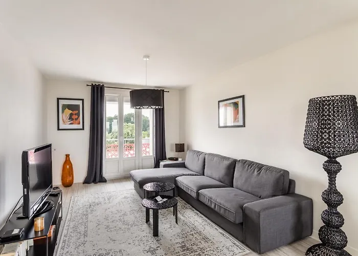 Blanche De Castille- Rond Point De Paris Apartman