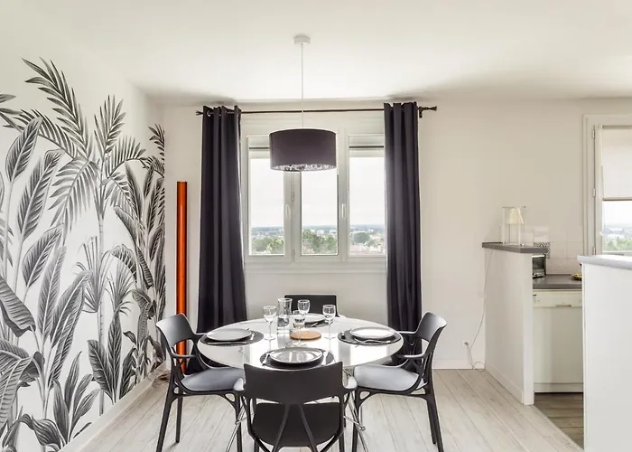 Blanche De Castille- Rond Point De Paris